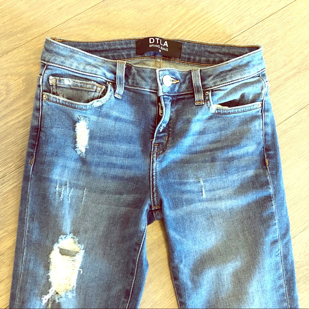 DTLA Distressed Jeans, Size 26